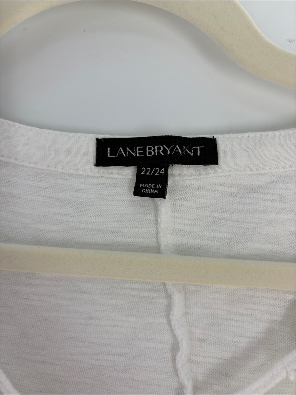 Lane Bryant White Embroidered V‑Neck Short Sleeve Top 22/24 - Picture 2 of 6